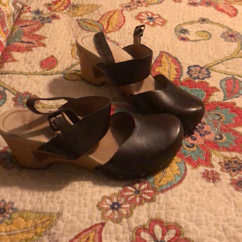 Dansko maryjane clogs.